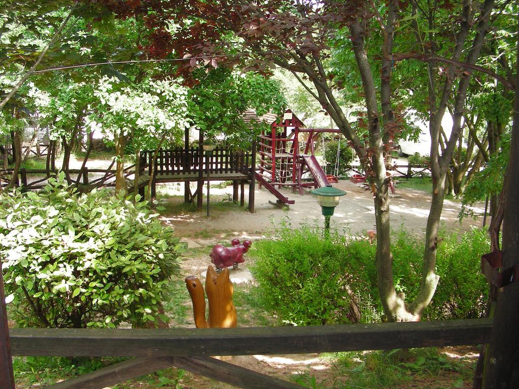 Agriturismo Mezzaluna Malchina Eksteriør billede