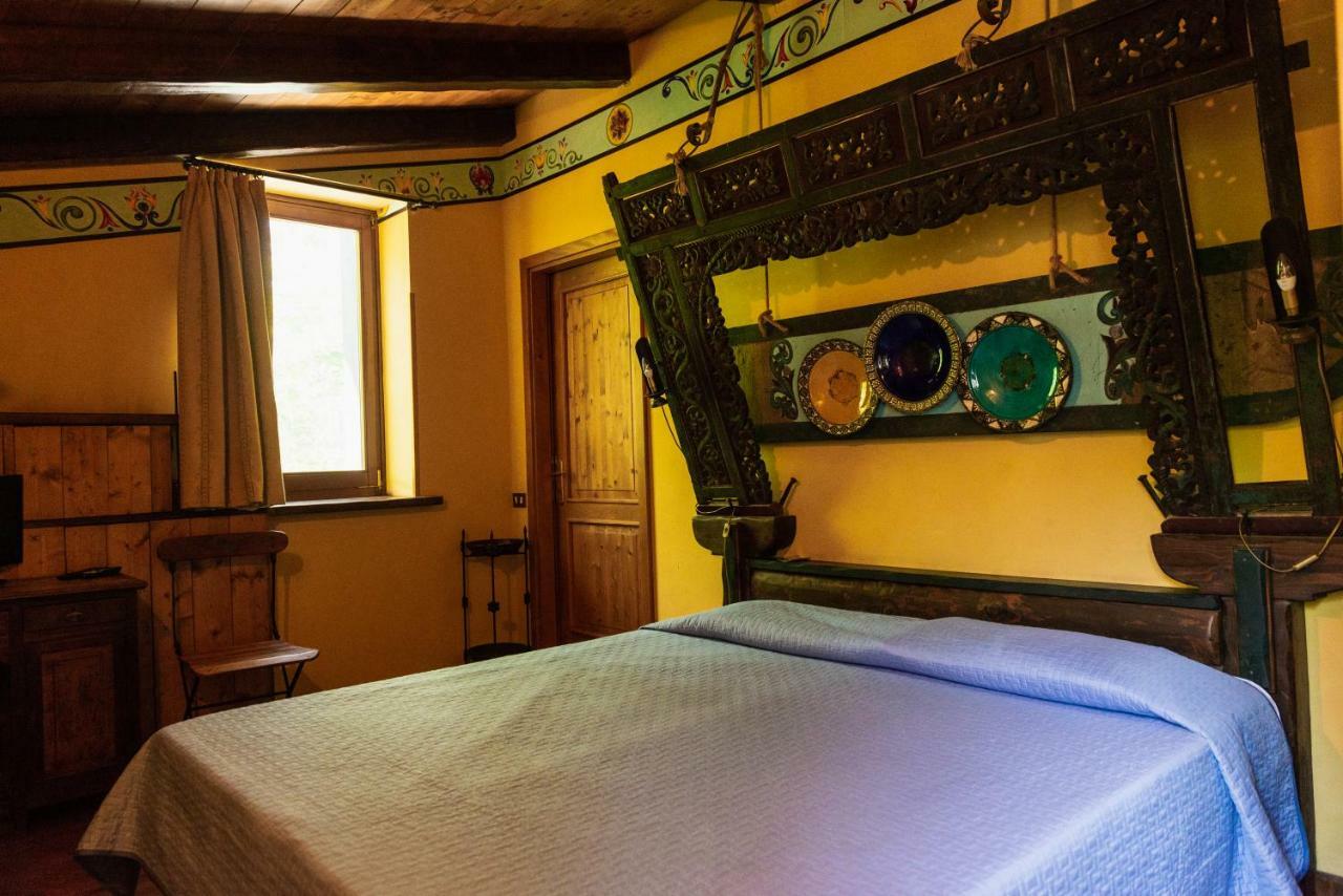 Agriturismo Mezzaluna Malchina Eksteriør billede